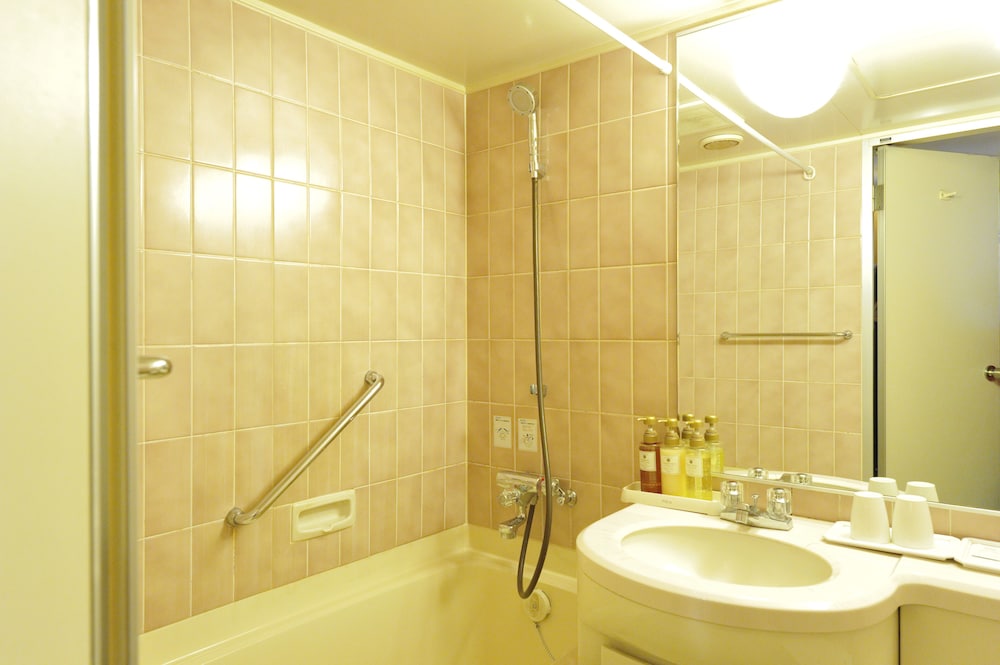 Standard Twin Room, Non Smoking - Photo 5