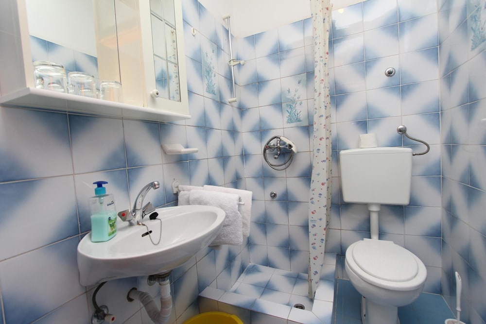 Double Room, Balcony - Photo 8