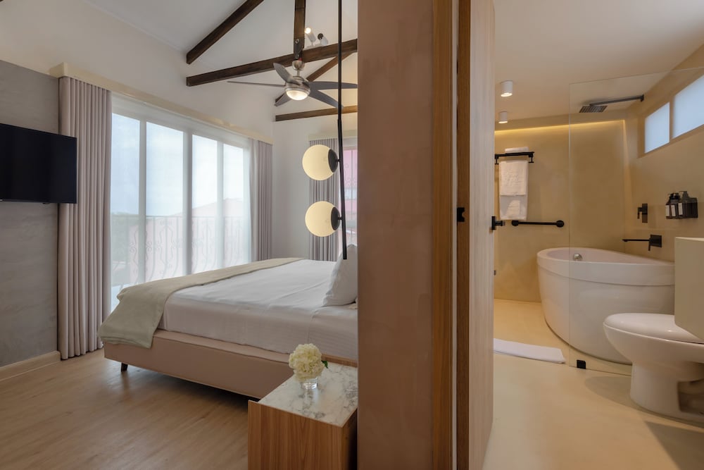 Comfort Room, City View photo 1