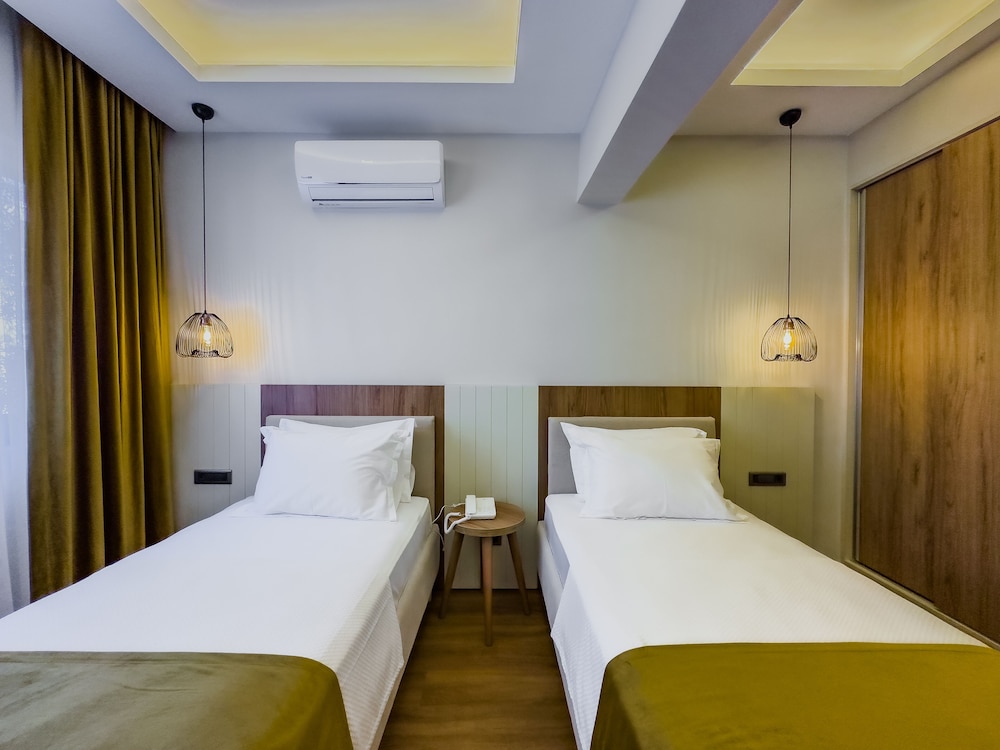 Deluxe Twin Room,Side Sea View - Photo 2