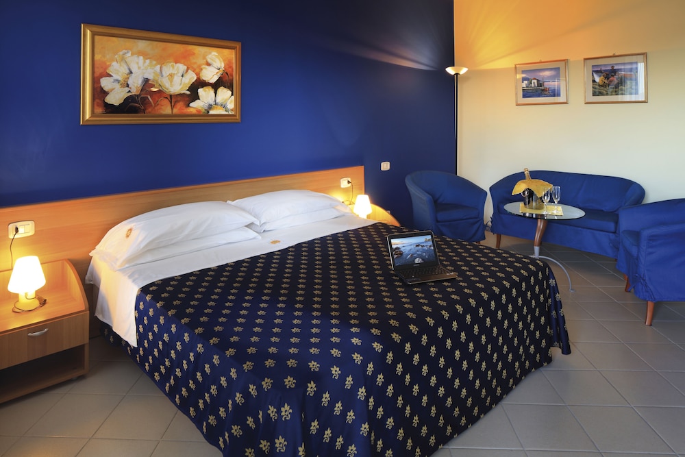 Classic Double or Twin Room photo 2