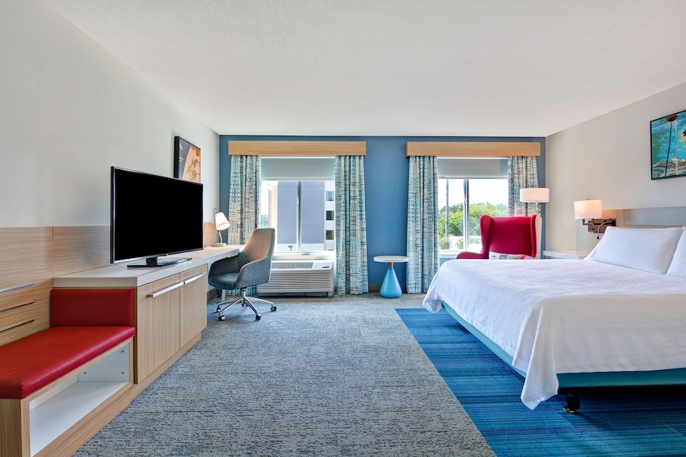 Junior Suite, One King Bed, Non-Smoking - Photo 1