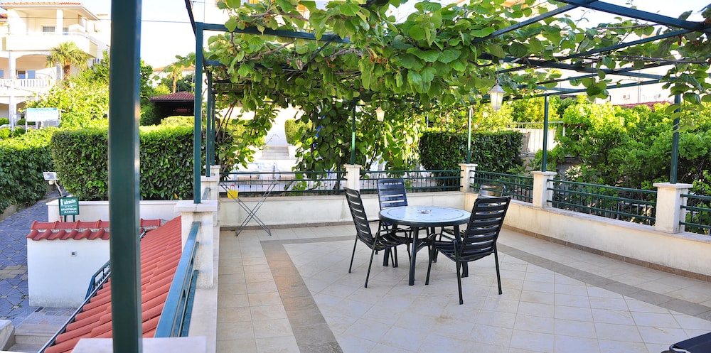 Superior Apartment, City View - Photo 3
