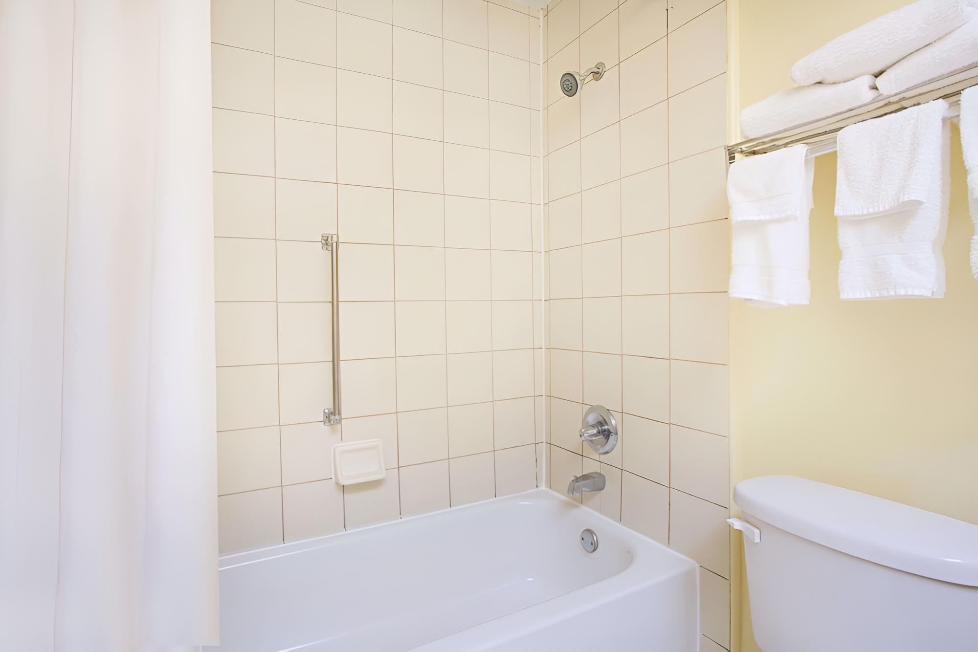 Standard Room, 2 Queen Beds, Refrigerator photo 2