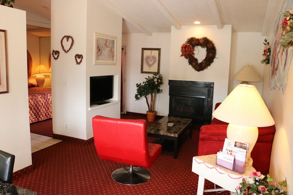 Suite, 1 King Bed, Jetted Tub photo 2