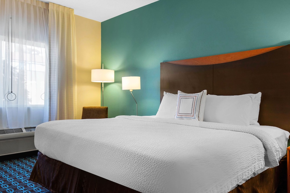 Executive Suite, 1 King Bed With Sofa Bed (Mobility/Hearing Accessible, Tub) photo 2
