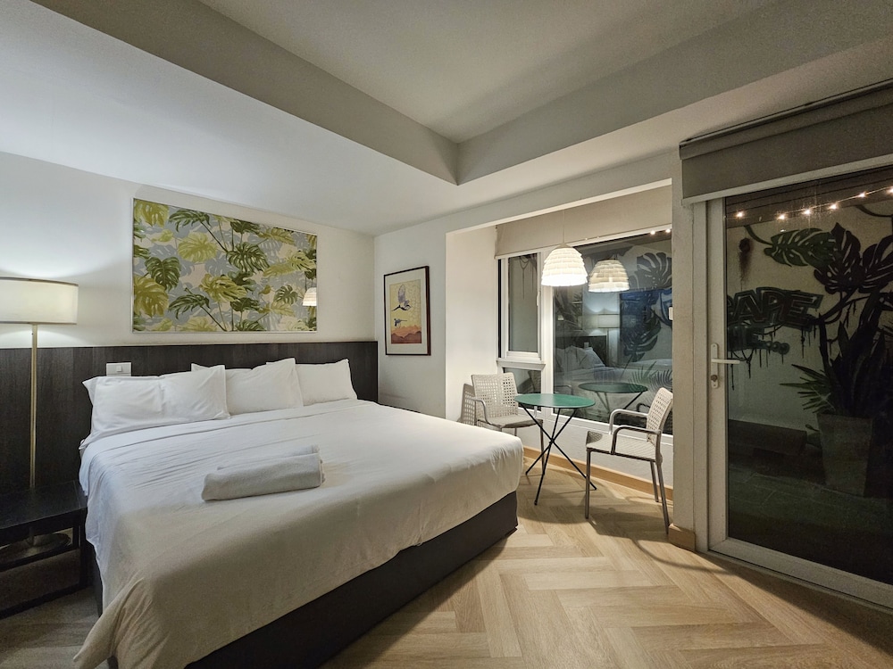 No.6 Garden Escape : King bed + Bathtub (Ground Floor) photo 1