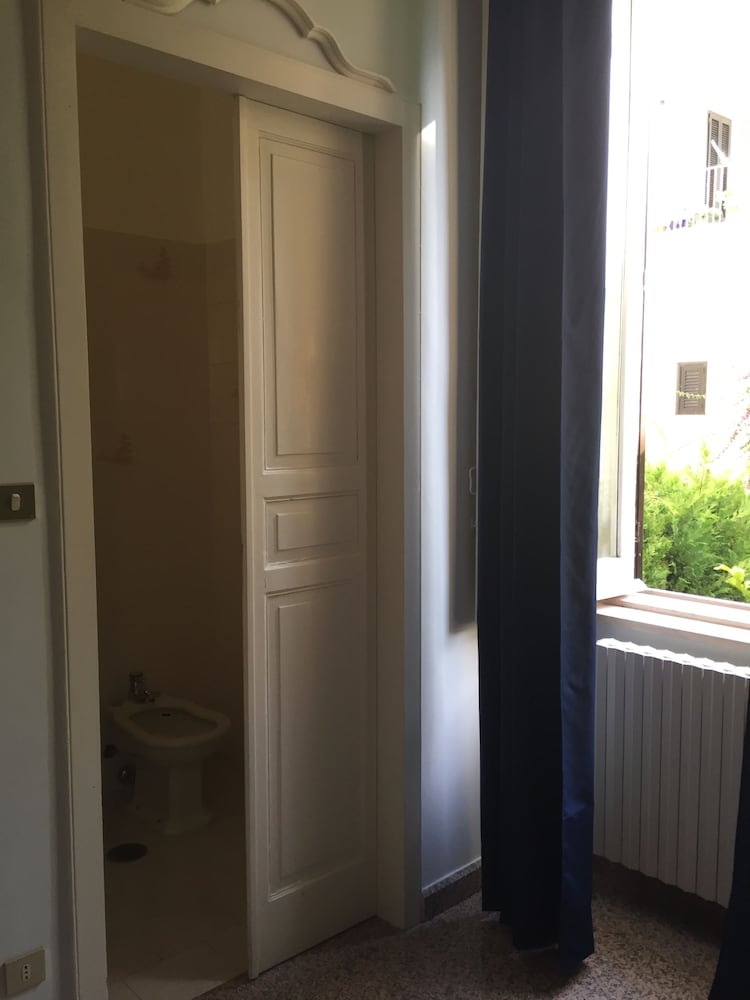 Classic Quadruple Room, Harbor View photo 2