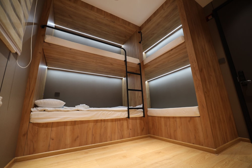 Basic Shared Dormitory, City View photo 1