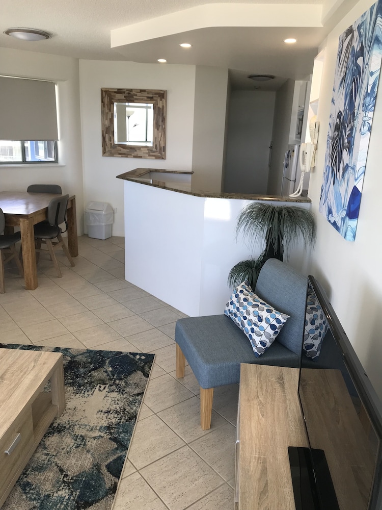 2 Bedroom Beachfront (QB/DB)