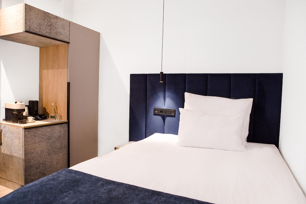 Premium Single Room