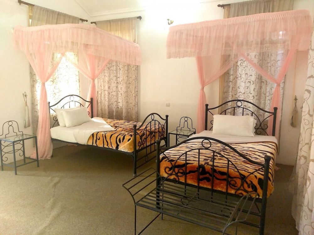 Standard Triple Room, Garden View