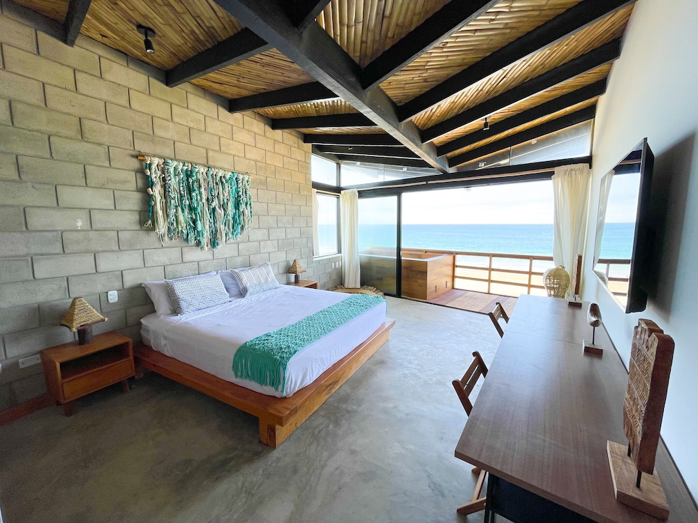 Luxury House photo 1