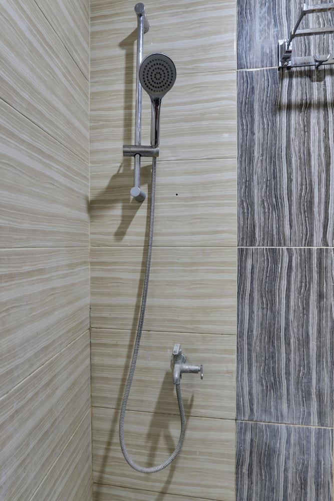 Standard Twin Room - Photo 5