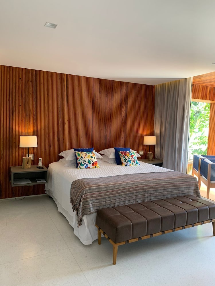 Superior Twin Room, 1 King Bed, Beach View photo 2