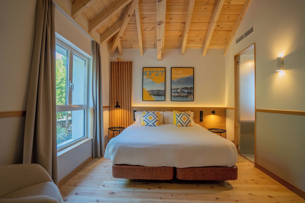 Suite Junior, 1 Cama Queen, Vista a la Ciudad, Torre
