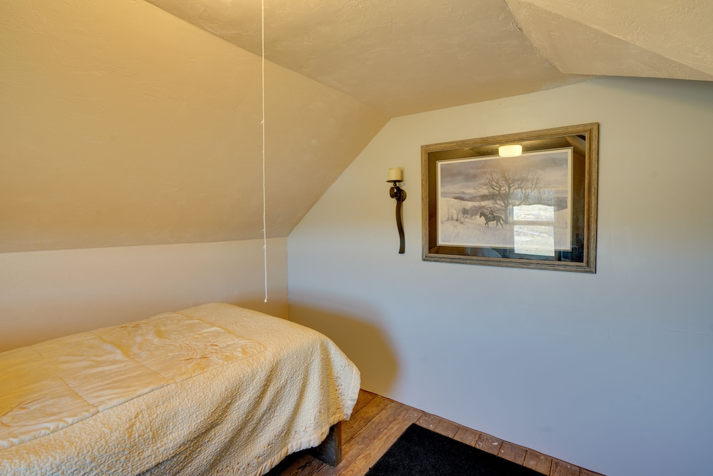 House (4 Bedrooms) photo 2