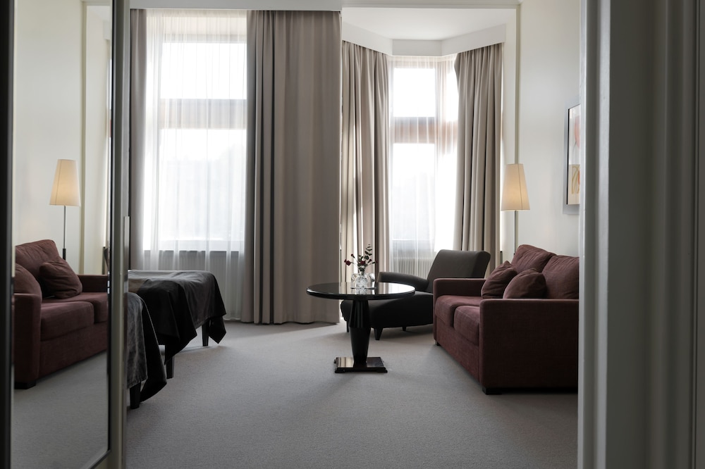 Deluxe Room - Photo 5