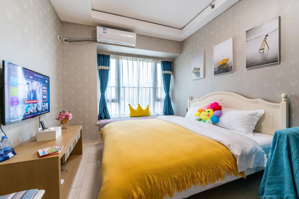 Economy Room, 1 Queen Bed photo 2