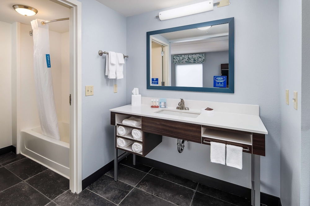 Room, Accessible, Non Smoking - Photo 3