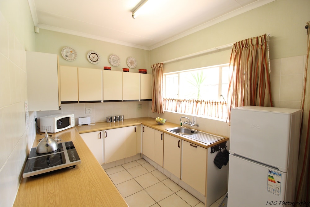 Unit 3 Apartment 1 Bedroom apartment Queen (fan)