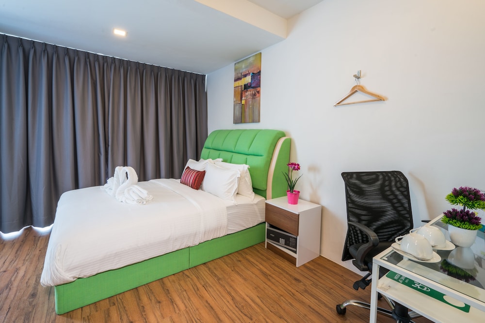 Executive Double Room, 1 Queen Bed, City View photo 3
