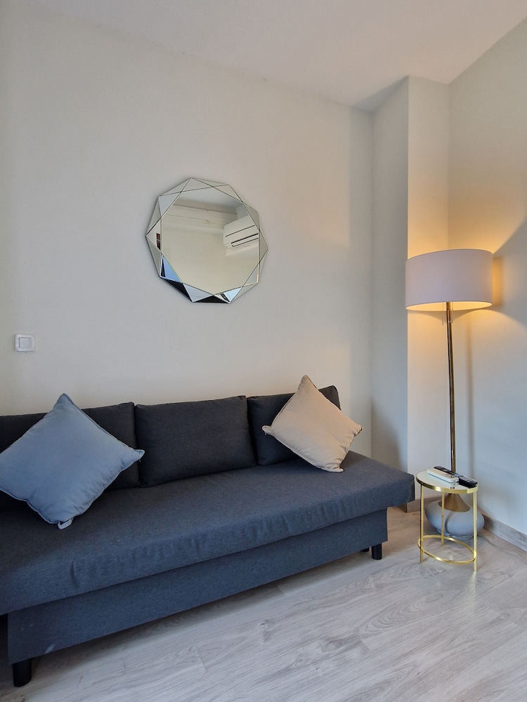 Deluxe Suite - Photo 8
