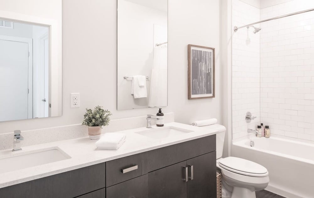 Cozysuites Wspaniałe mieszkanie z 3 sypialniami w centrum Cincinnati, Zdjęcie 70