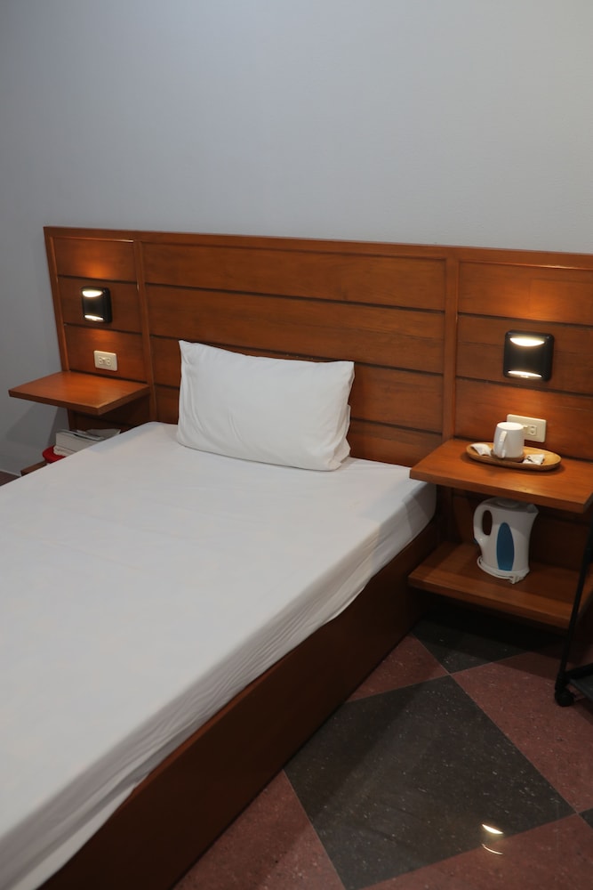 Standard Double Room - Photo 17