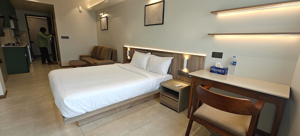Deluxe Studio Suite
