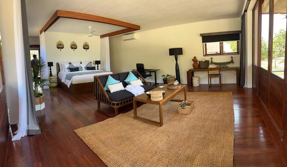 2 Bedroom Deluxe Private Pool Villa photo 2