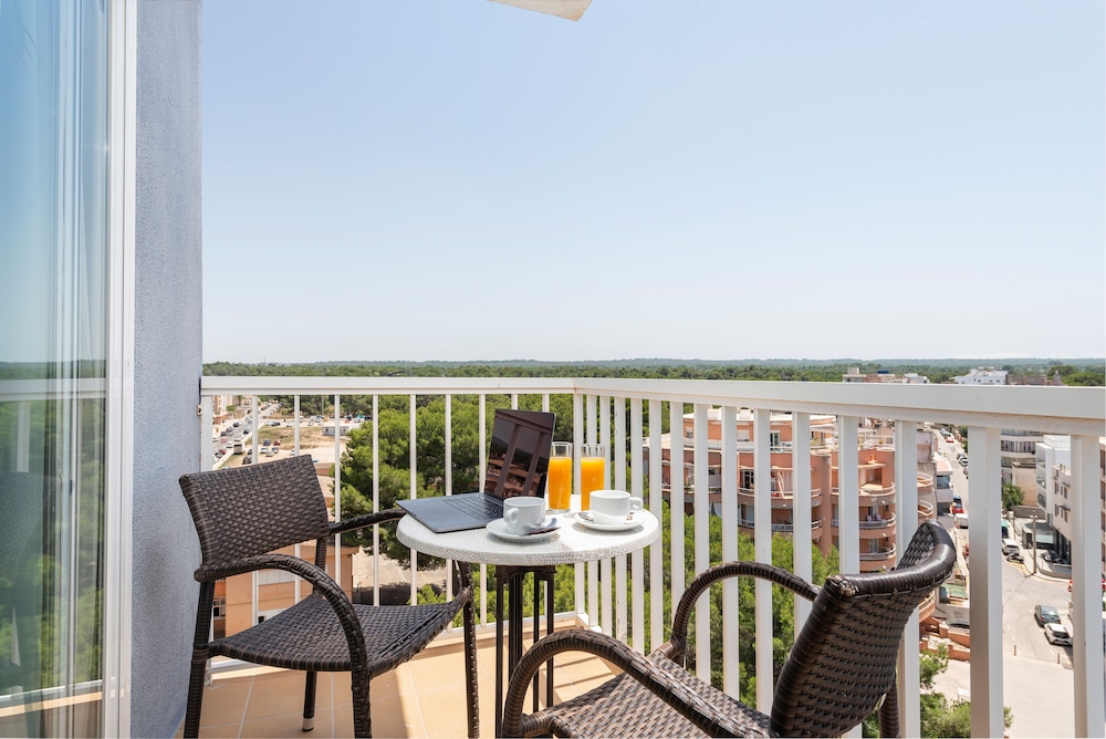 Habitación Triple Estándar, Balcón