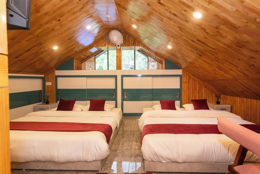 Family Wooden Suite with Terrace