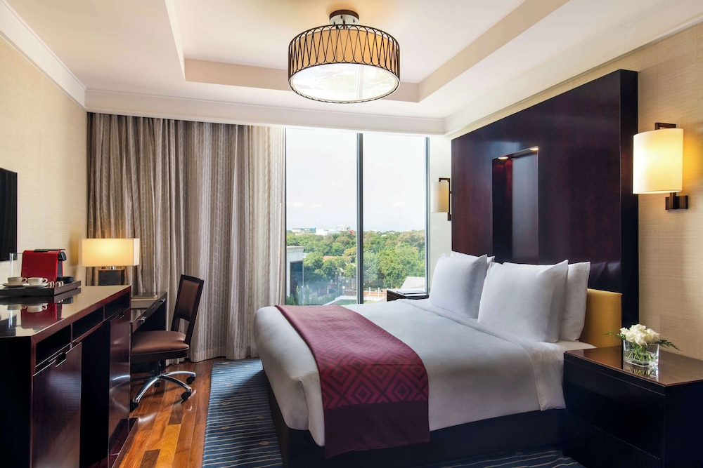 Junior Suite (City View)