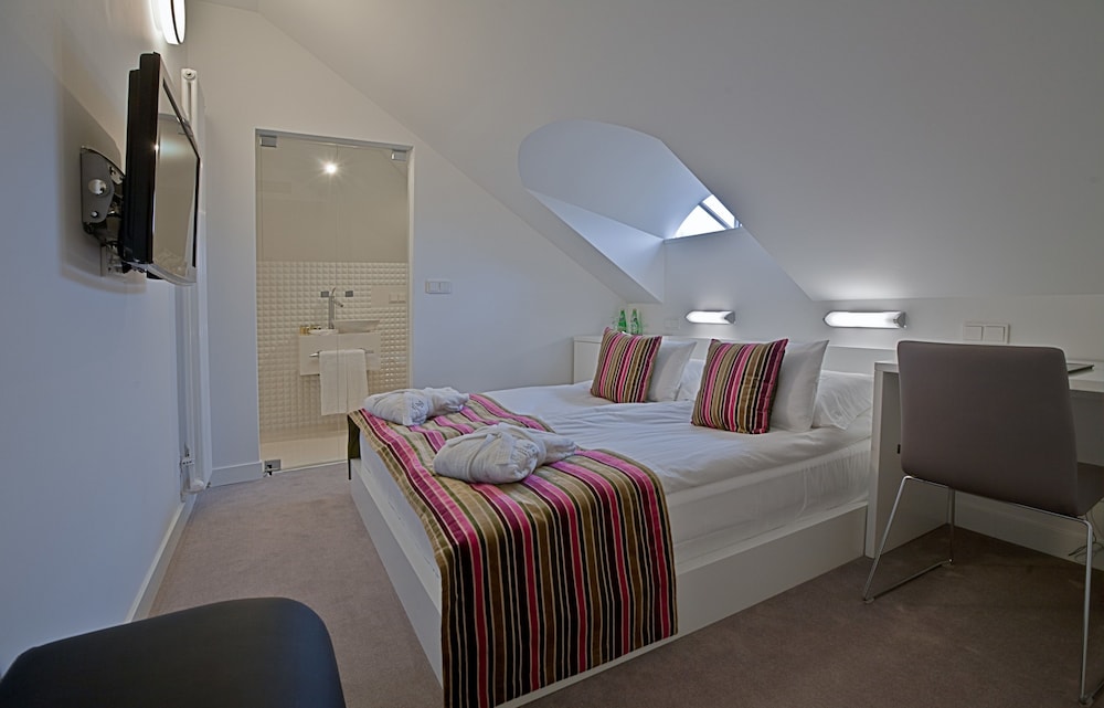 Economy Double Room, 1 Bedroom, Non Smoking, City View photo 1