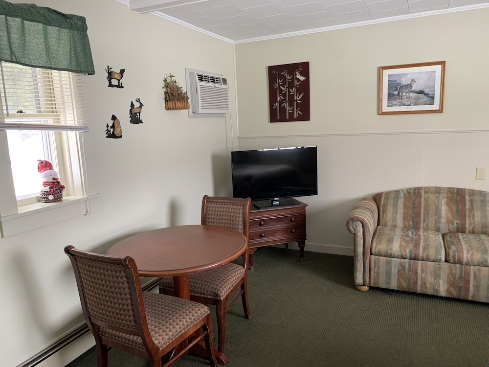 Standard Room (Motel 2-Room Suite #20) photo 3