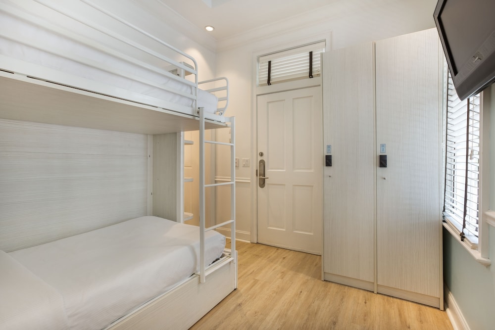 Single Bed in Women Only Shared Dormitory ADULT ONLY Stair access required photo 2
