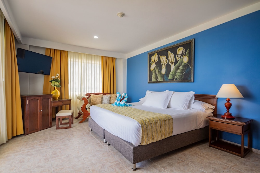 Junior Double Room, Jetted Tub - Photo 3