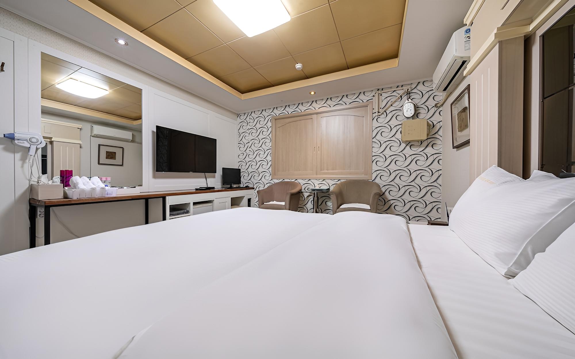 Room (Special Room) - Photo 14
