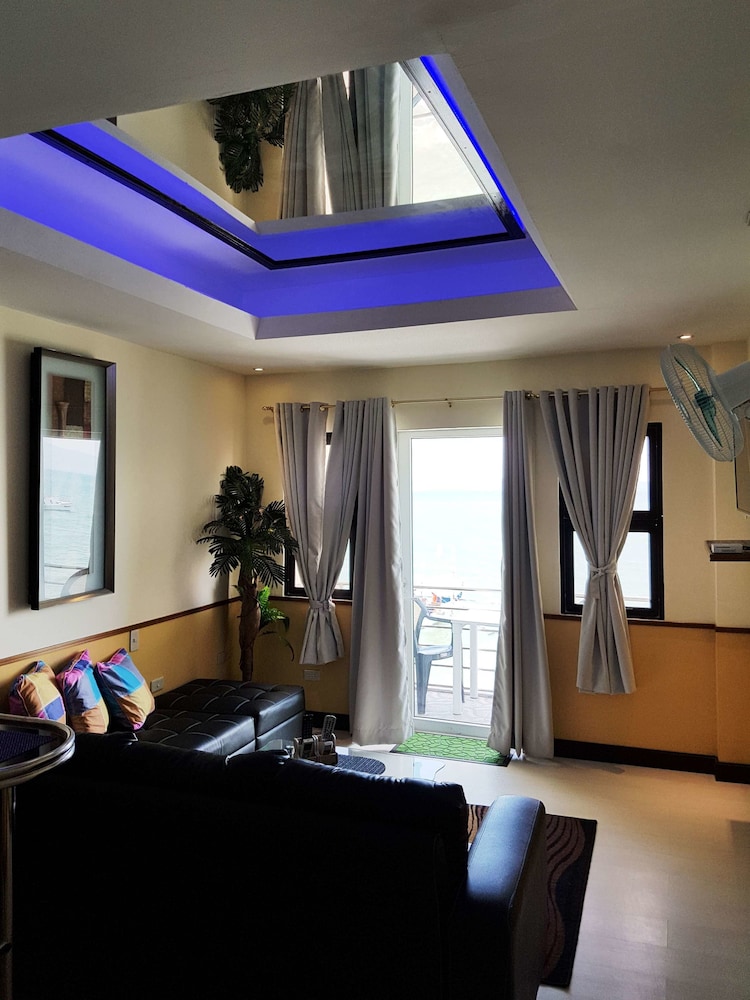 Premier Suite, Ocean View photo 3