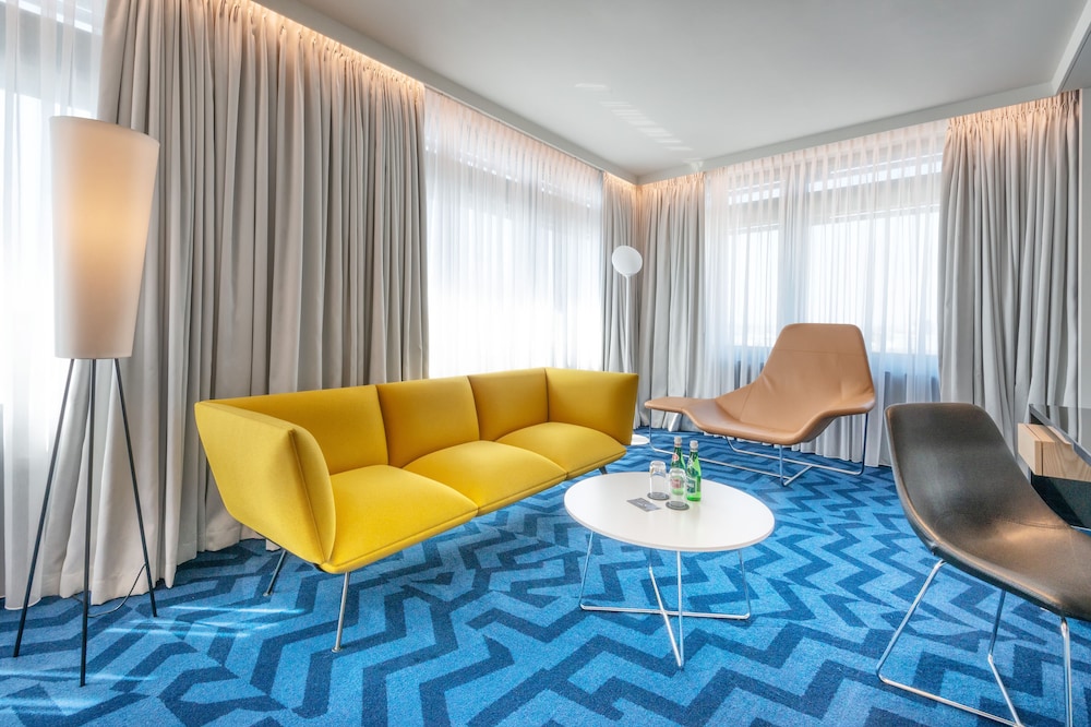 Suite, 1 Bedroom photo 3