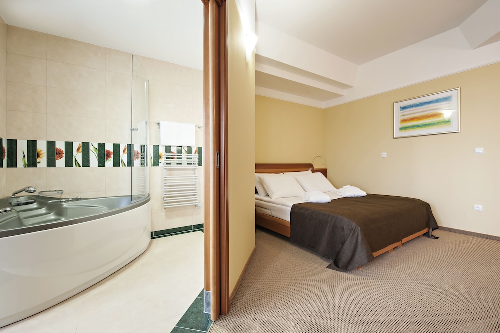 Presidential Suite, Balcony, Park View photo 3