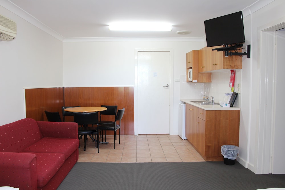 Family Suite, 2 Bedrooms, Kitchenette (Upstairs) photo 3