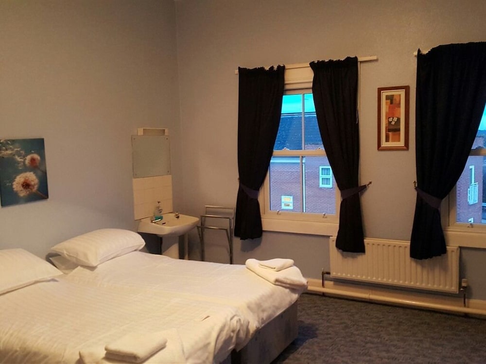 Basic Suite, Shared Bathroom photo 2