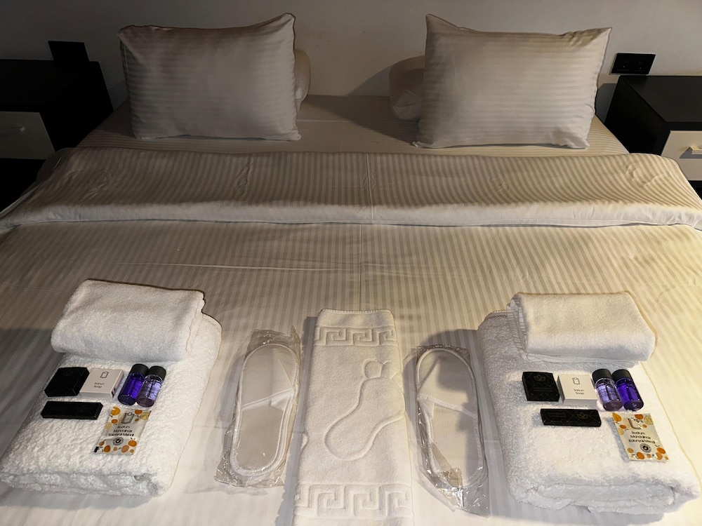Deluxe Room, 1 Bedroom, Smoking, Sea View photo 2
