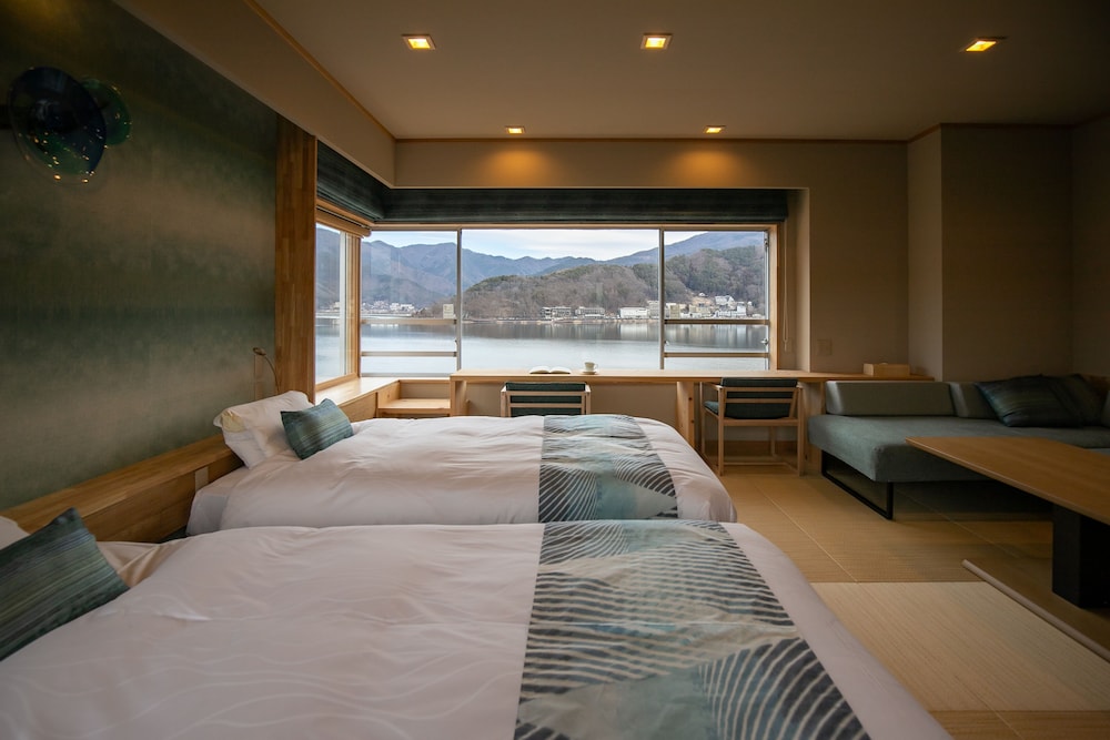 View bath Corner Room with Tatami and Lake View, Non Smoking