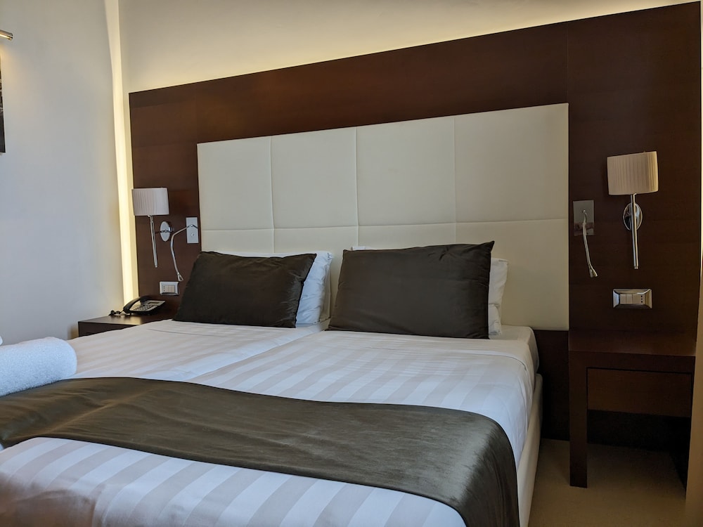 Standard Double Room photo 3