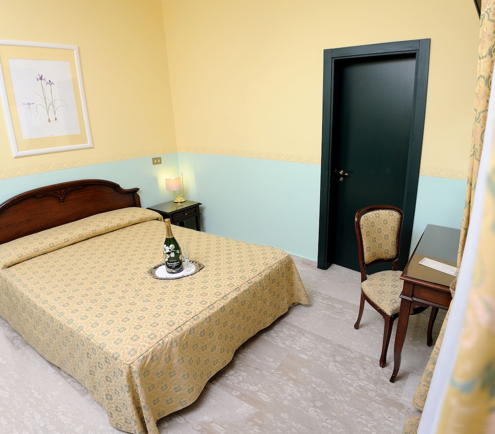 Superior Double Room, 1 Double Bed, Terrace, City View photo 3