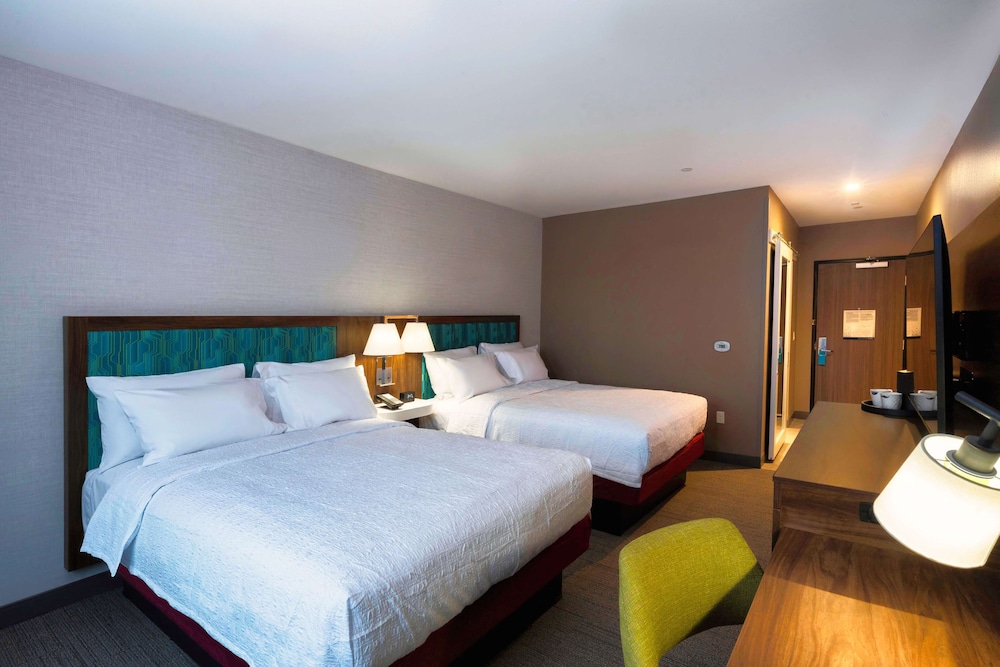 Room, 2 Queen Beds, Accessible, Bathtub - Photo 3