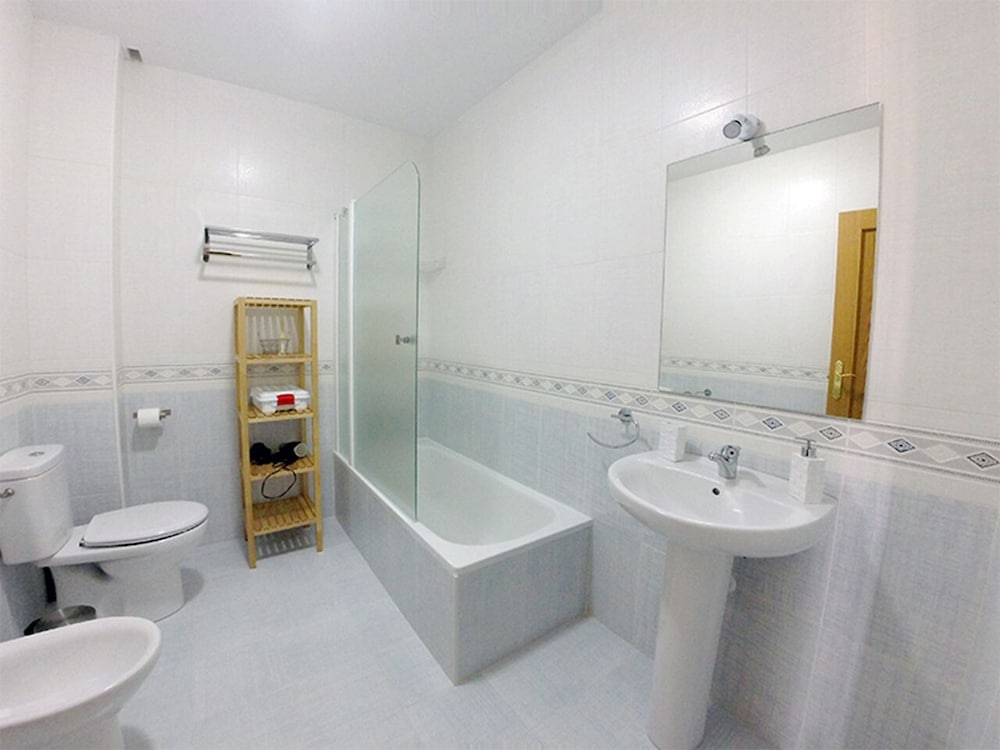 House, 3 Bedrooms photo 3